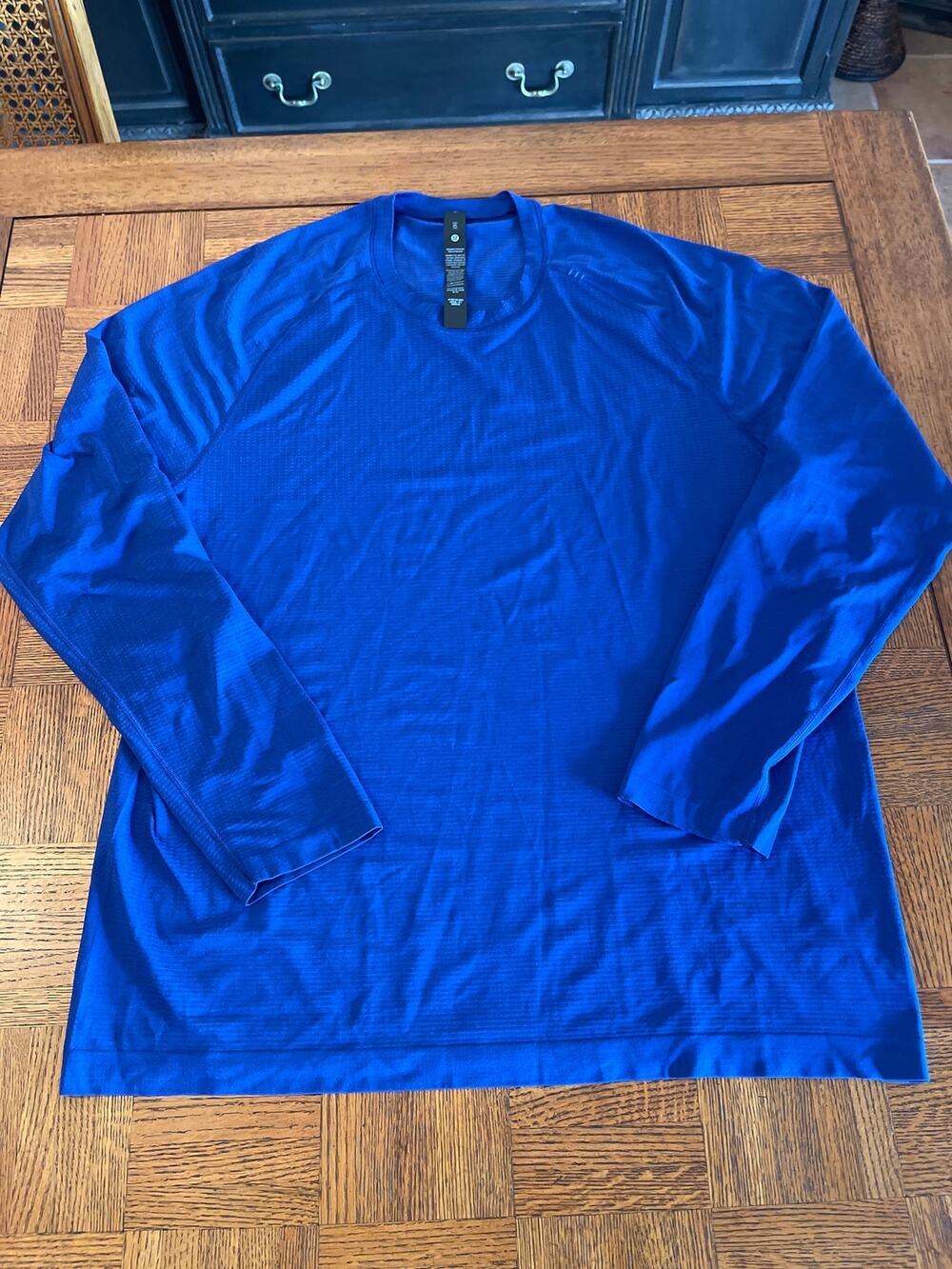 Lululemon men’s performance long sleeve top size XL